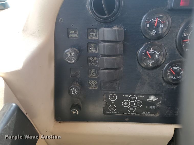 image for item DP5674 2000 Holiday Rambler Endeavor RV