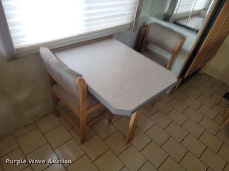 image for item DP5674 2000 Holiday Rambler Endeavor RV