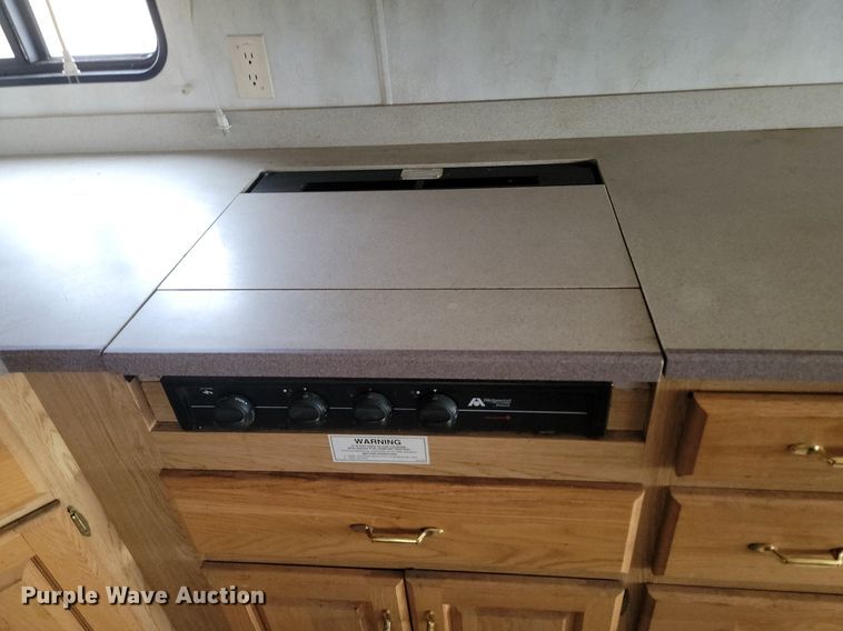 image for item DP5674 2000 Holiday Rambler Endeavor RV