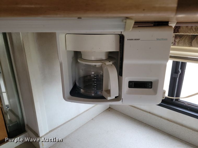 image for item DP5674 2000 Holiday Rambler Endeavor RV