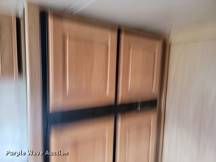 image for item DP5674 2000 Holiday Rambler Endeavor RV