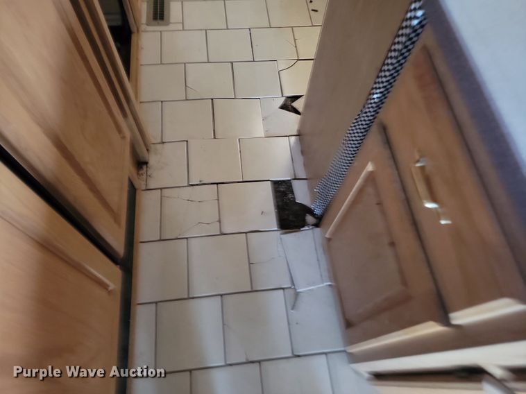 image for item DP5674 2000 Holiday Rambler Endeavor RV