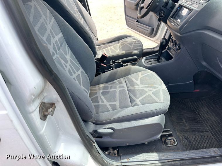 image for item DQ0694 2013 Ford  Transit Connect XLT van