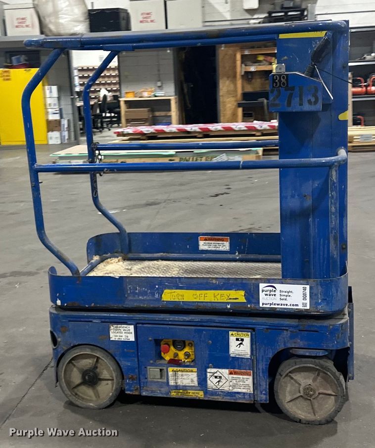 image for item DQ0740 Upright  TM12 vertical lift