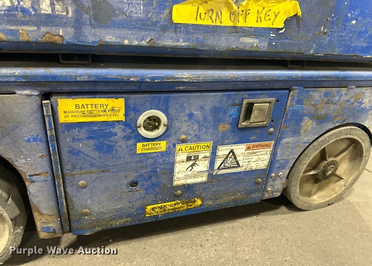 image for item DQ0740 Upright  TM12 vertical lift