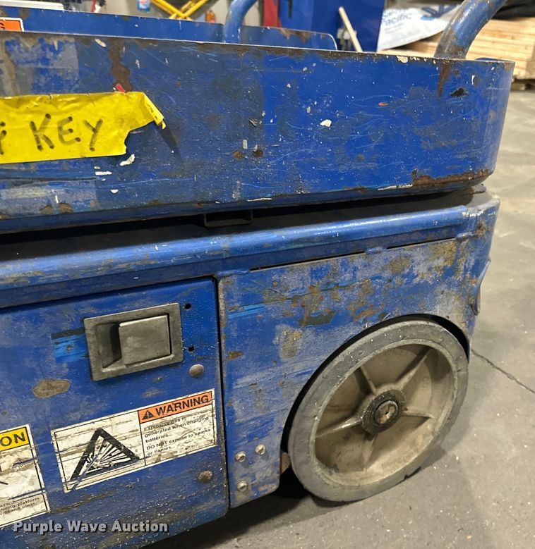 image for item DQ0740 Upright  TM12 vertical lift