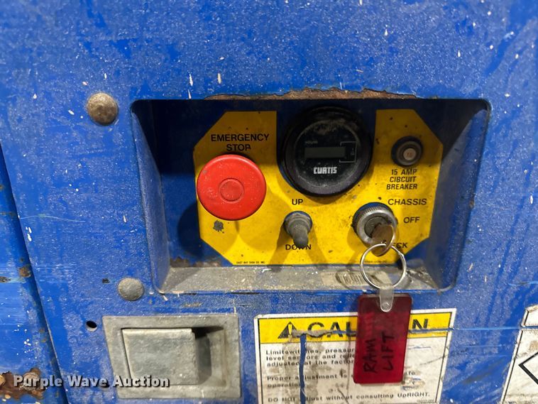 image for item DQ0740 Upright  TM12 vertical lift