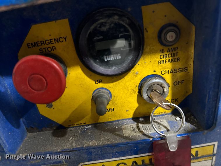 image for item DQ0740 Upright  TM12 vertical lift