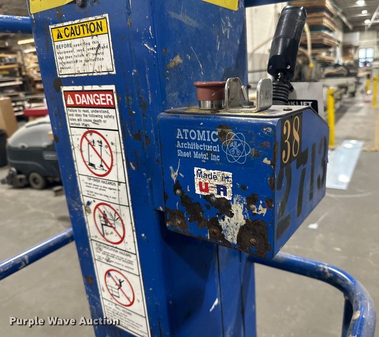 image for item DQ0740 Upright  TM12 vertical lift