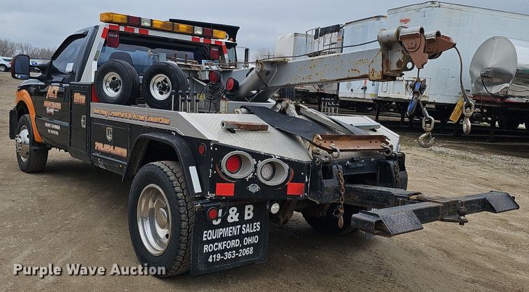 image for item DQ8671 2003 Ford F550 Super Duty XLT tow truck