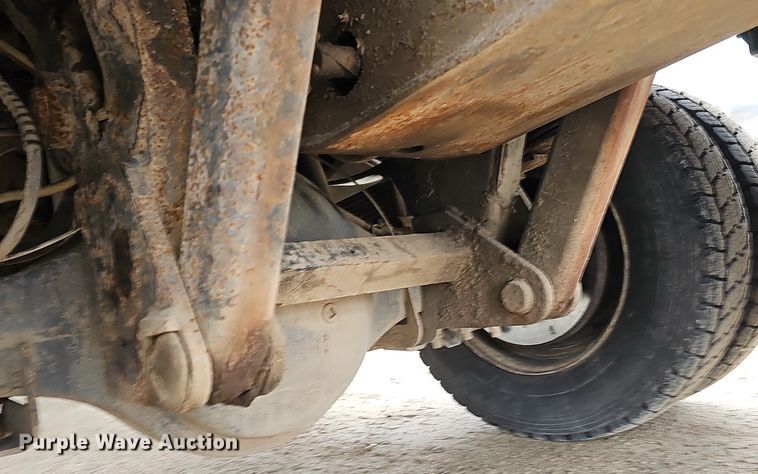 image for item DQ8671 2003 Ford F550 Super Duty XLT tow truck