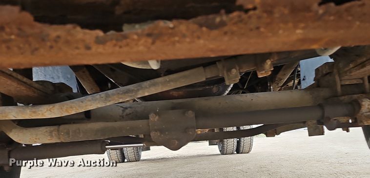 image for item DQ8671 2003 Ford F550 Super Duty XLT tow truck