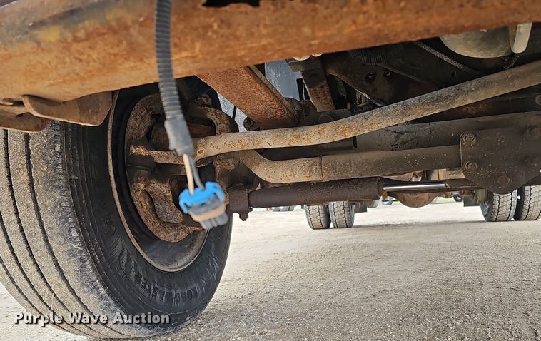 image for item DQ8671 2003 Ford F550 Super Duty XLT tow truck