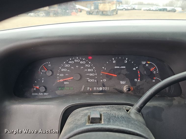 image for item DQ8671 2003 Ford F550 Super Duty XLT tow truck