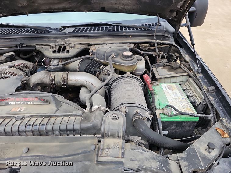 image for item DQ8671 2003 Ford F550 Super Duty XLT tow truck