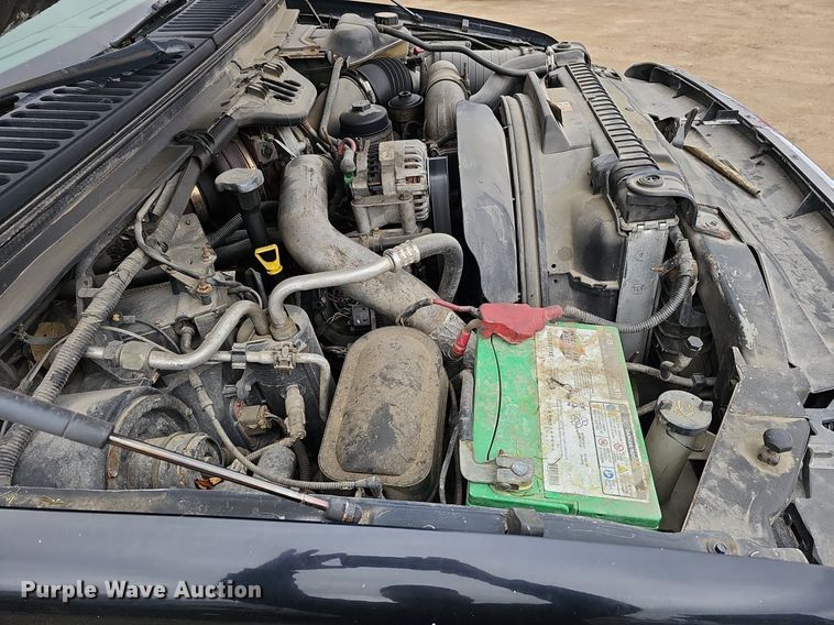 image for item DQ8671 2003 Ford F550 Super Duty XLT tow truck