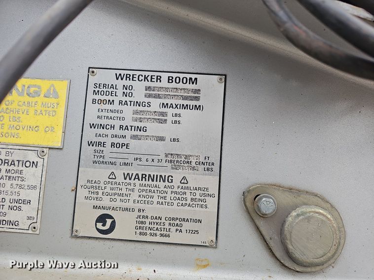 image for item DQ8671 2003 Ford F550 Super Duty XLT tow truck