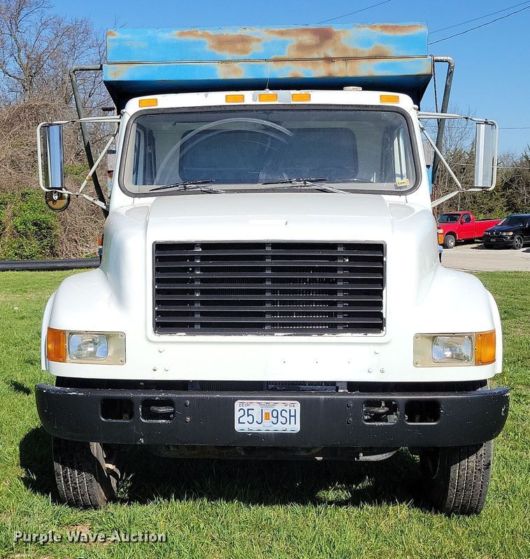 image for item DR7991 1998 International 4700 dump truck