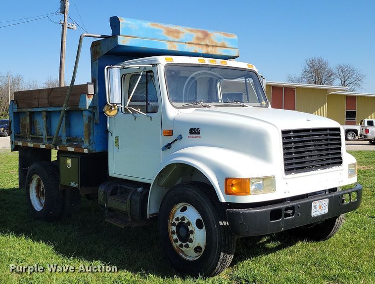 image for item DR7991 1998 International 4700 dump truck