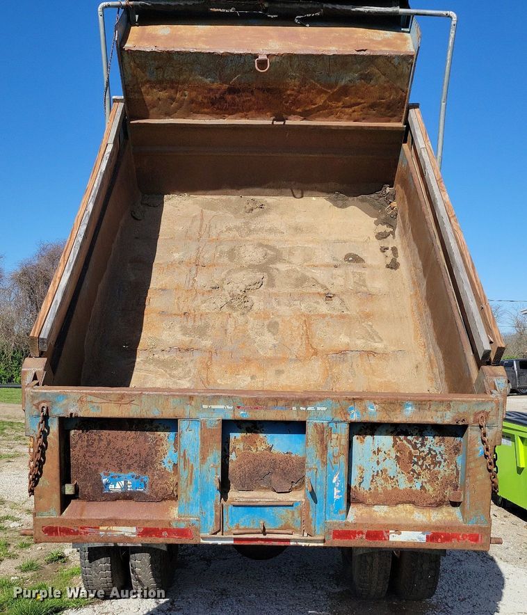 image for item DR7991 1998 International 4700 dump truck