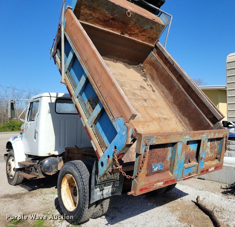 image for item DR7991 1998 International 4700 dump truck