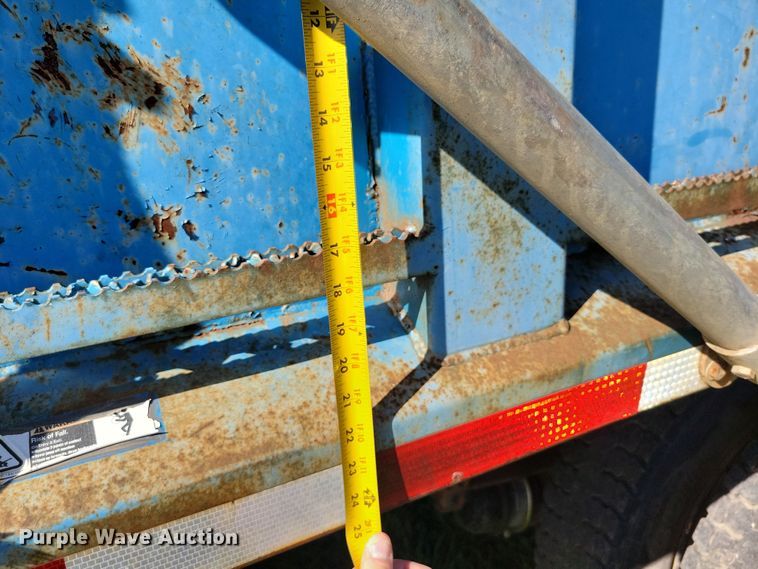 image for item DR7991 1998 International 4700 dump truck