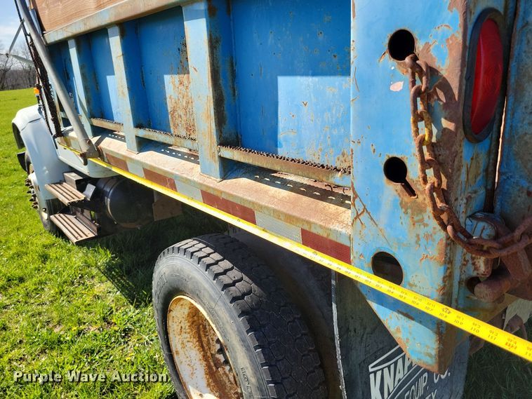 image for item DR7991 1998 International 4700 dump truck