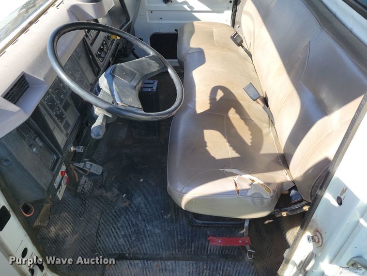 image for item DR7991 1998 International 4700 dump truck