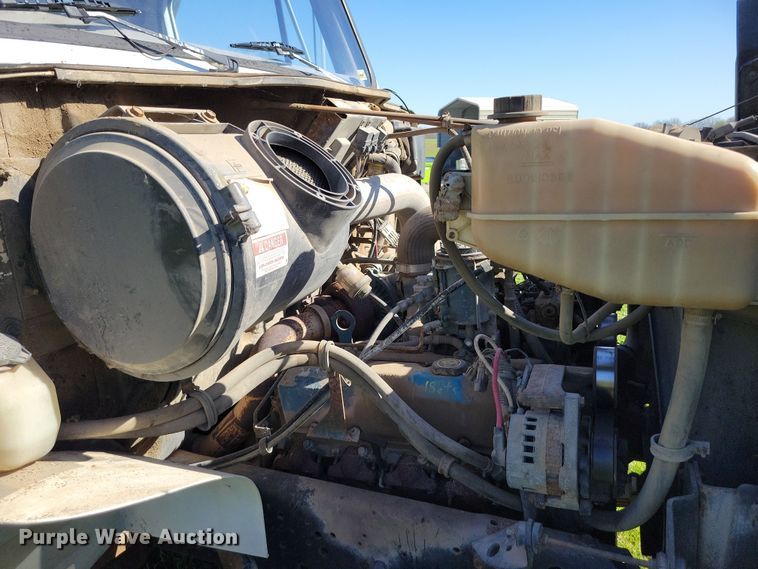 image for item DR7991 1998 International 4700 dump truck