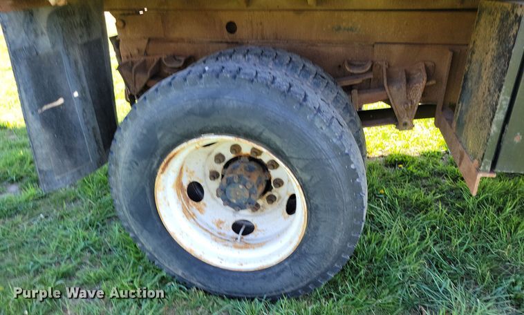 image for item DR7991 1998 International 4700 dump truck