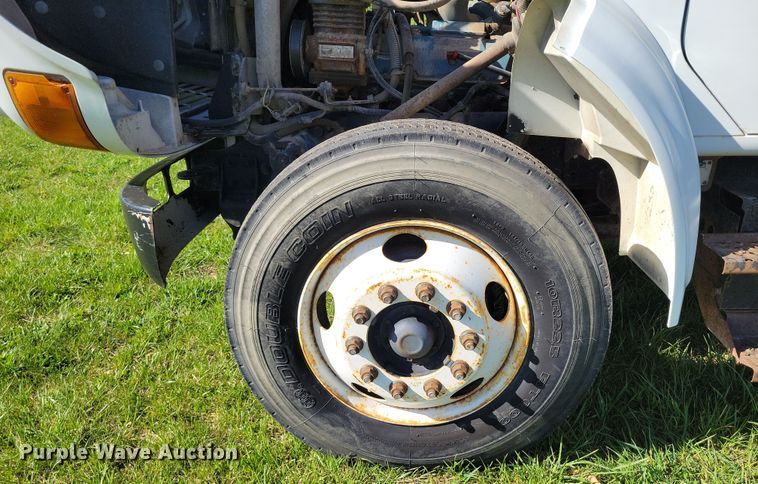 image for item DR7991 1998 International 4700 dump truck