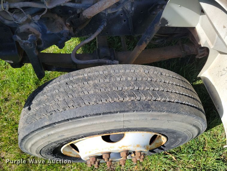 image for item DR7991 1998 International 4700 dump truck