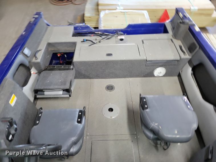 image for item DR7992 2020 Lowe Fish & Ski 1700 boat