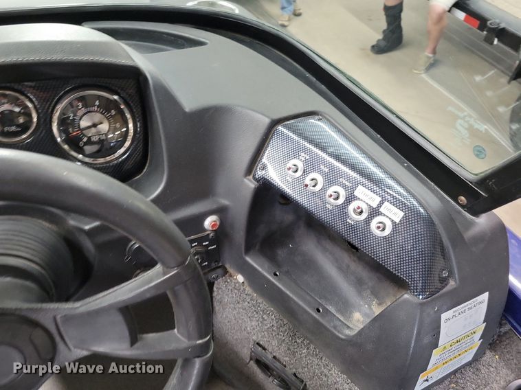 image for item DR7992 2020 Lowe Fish & Ski 1700 boat