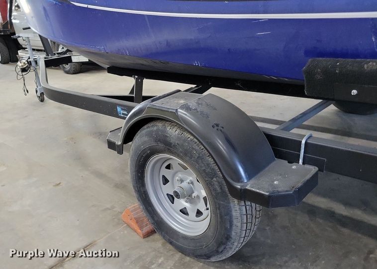 image for item DR7992 2020 Lowe Fish & Ski 1700 boat