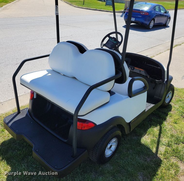 image for item DR7995 2009 Club Car Precedent golf cart