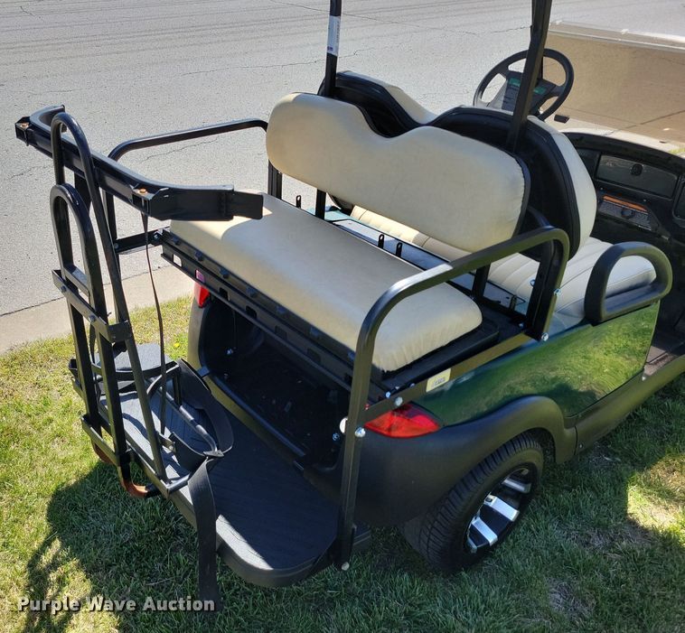 image for item DR7997 2006 Club Car Precedent golf cart