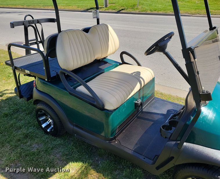 image for item DR7997 2006 Club Car Precedent golf cart