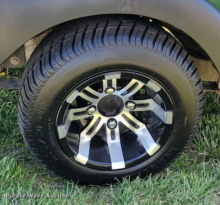 image for item DR7997 2006 Club Car Precedent golf cart