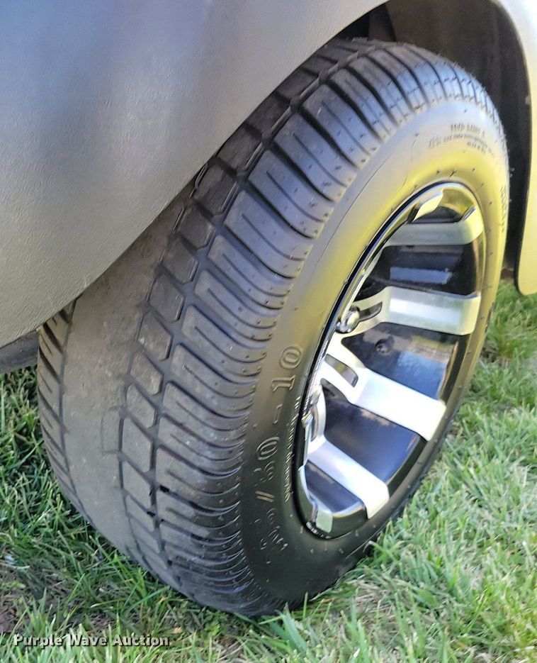 image for item DR7997 2006 Club Car Precedent golf cart