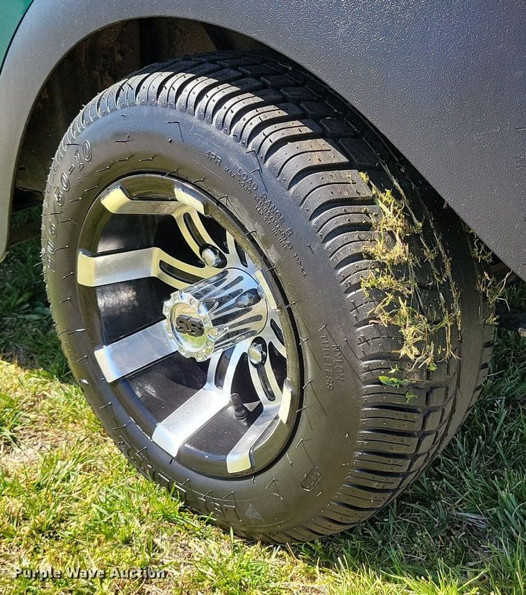 image for item DR7997 2006 Club Car Precedent golf cart