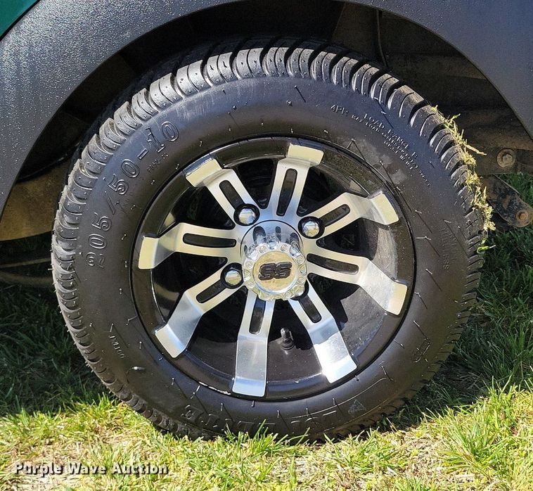 image for item DR7997 2006 Club Car Precedent golf cart