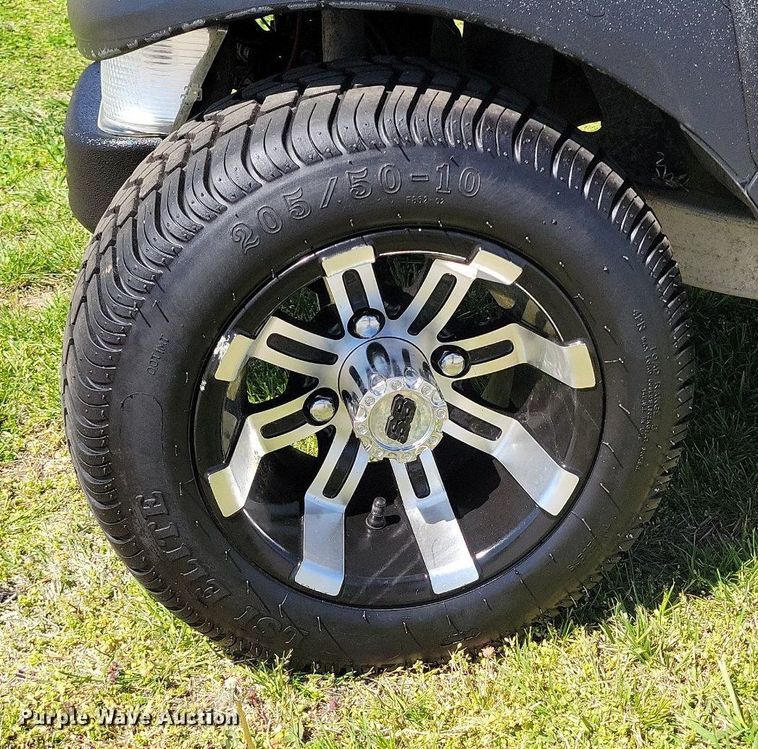 image for item DR7997 2006 Club Car Precedent golf cart