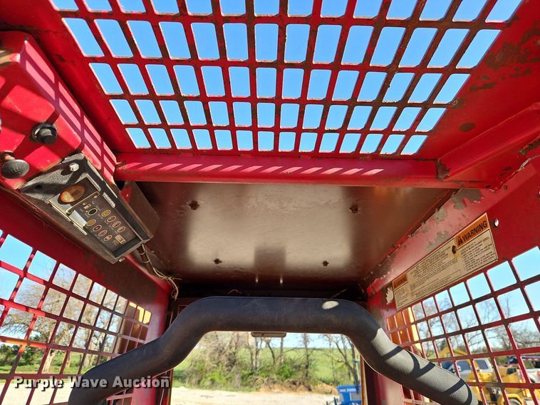 image for item DR8567 Case 1840 skid steer loader