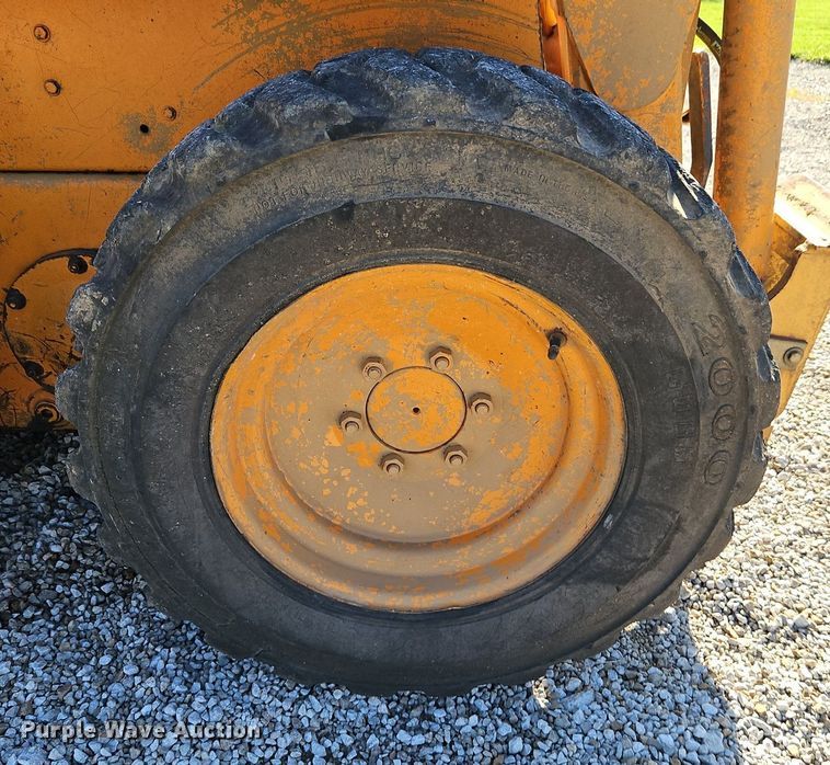 image for item DR8567 Case 1840 skid steer loader