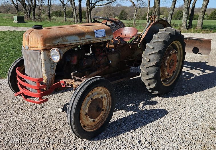 image for item DR8568 Ford 2N tractor