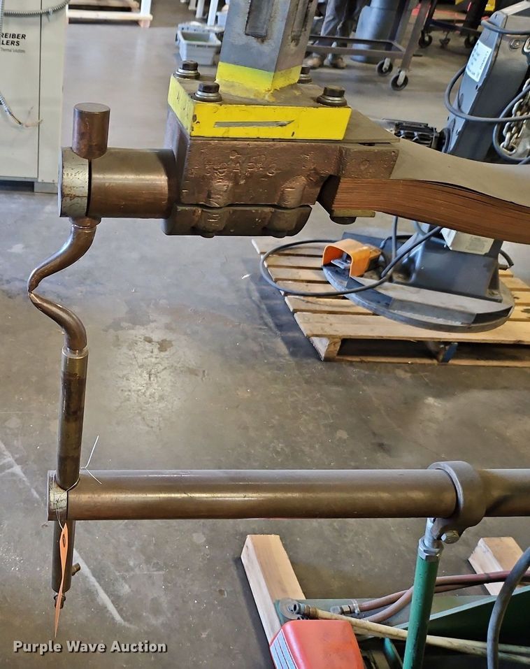 image for item DR8573 Lors Machinery  1100AP-1-DV press spot welder