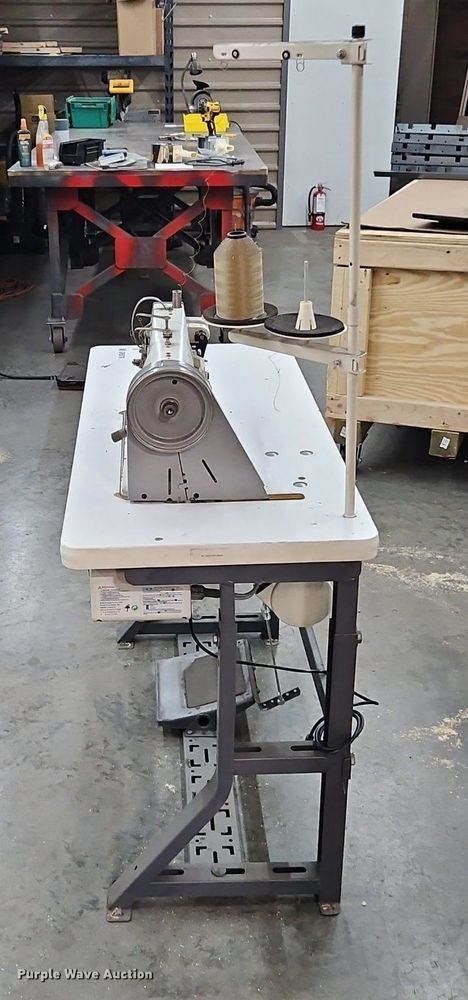 image for item DR8576 PFAFF industrial sewing machine with table