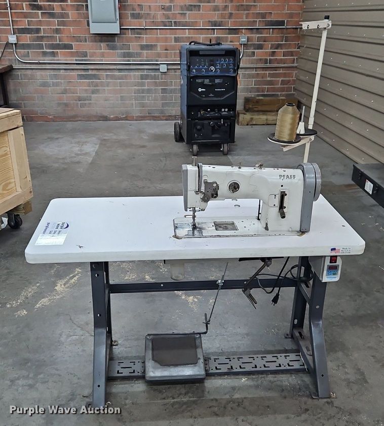 image for item DR8576 PFAFF industrial sewing machine with table