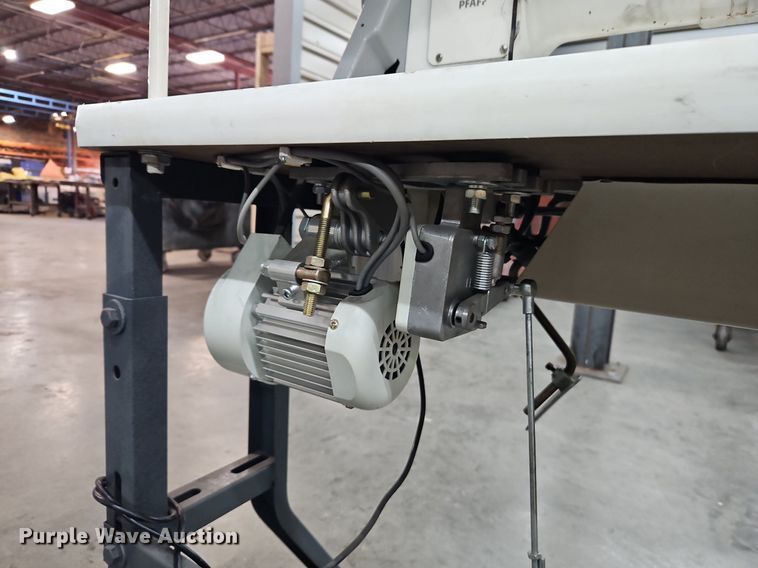 image for item DR8576 PFAFF industrial sewing machine with table